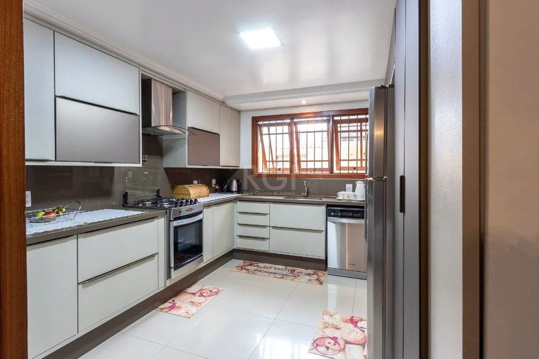 Imagem Casa para Venda - 293.76m², 3 dormitórios, sendo 1 suites, 6 vagas - Guarujá