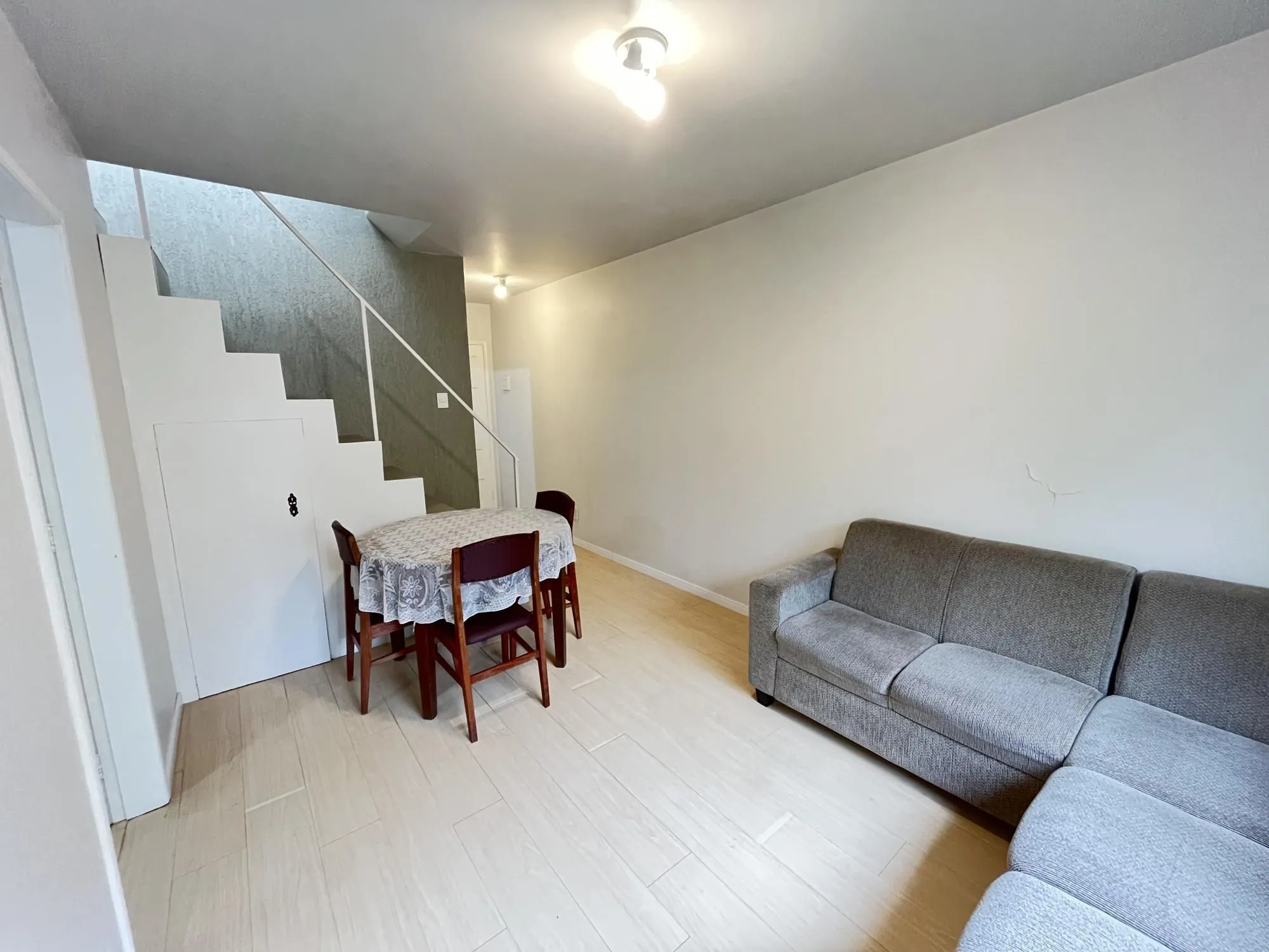 Imagem Cobertura de um quarto no bairro Santana em Porto Alegre.