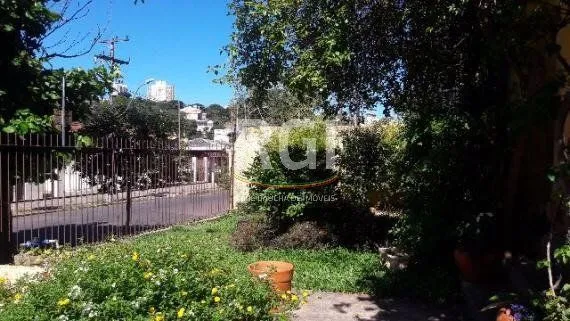Imagem Casa para Venda - 190m², 3 dormitórios, 2 vagas - Medianeira