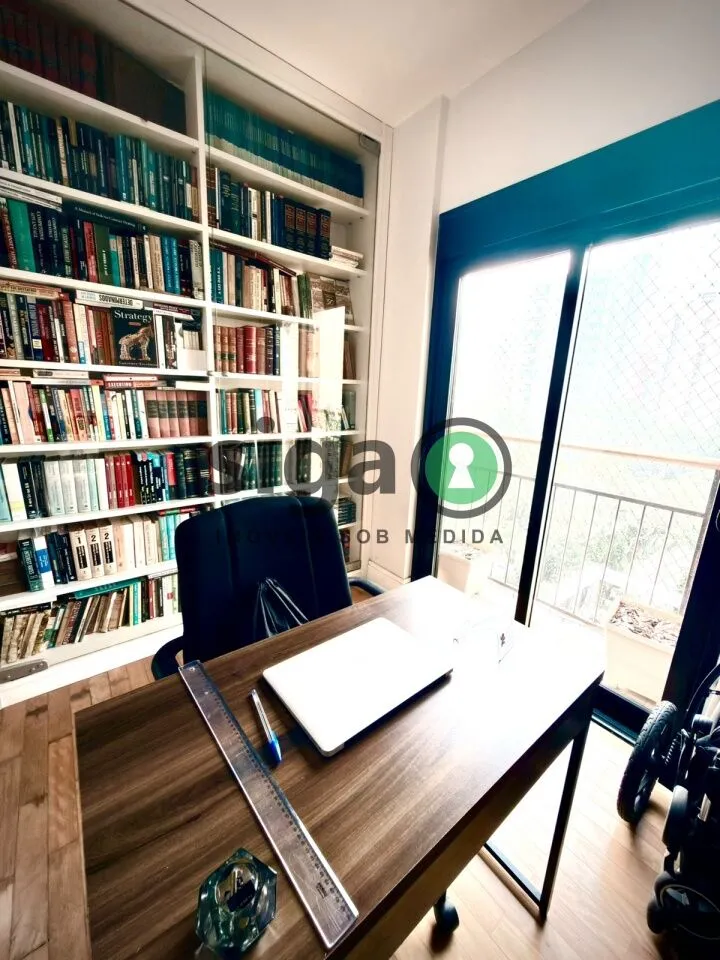 Imagem Apartamento Reformado de 171m² com 3 Suítes e Adega Climatizada.