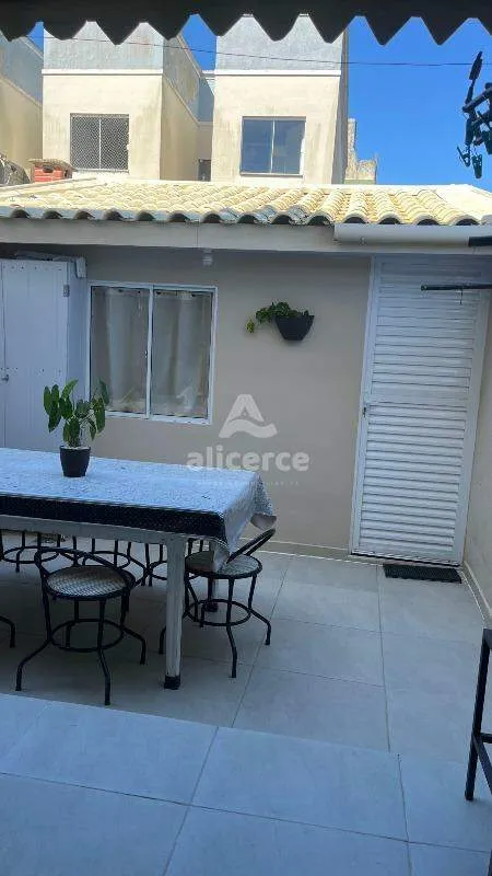 Imagem Sobrado à venda com 2 quartos 2 suítes, 85m² em Serraria São José
