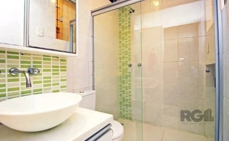 Imagem Apartamento Reformado com 3 Dormitórios e 3 Vagas no Petrópolis