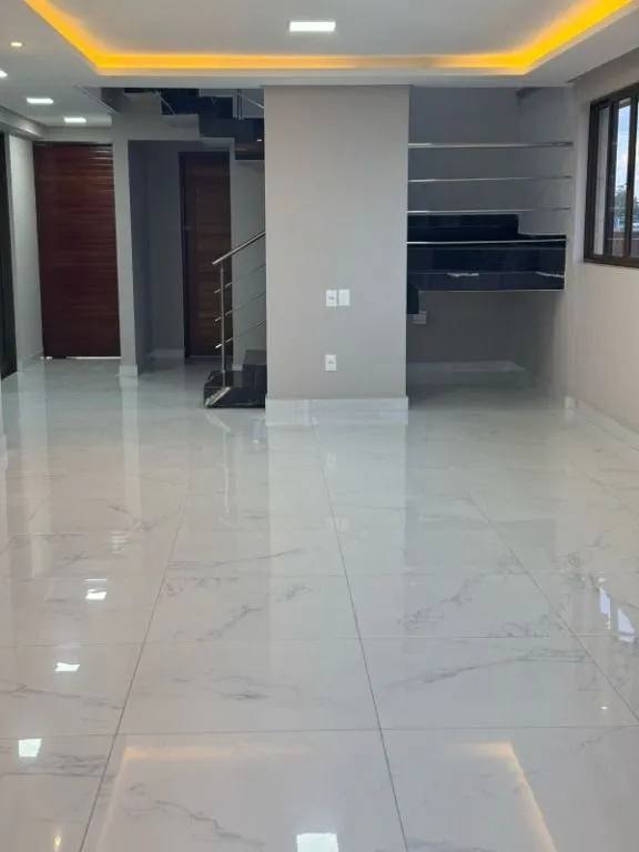 Imagem Casa Nova de Alto Padrão com 4 Suítes, Piscina e Pôr do Sol Exclusivo