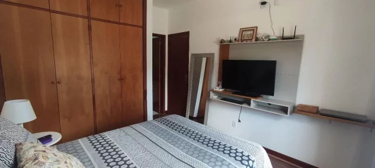 Imagem Encantadora Casa com 3 Dormitórios em Albuquerque - Oportunidade Imperdível por R$ 510.000