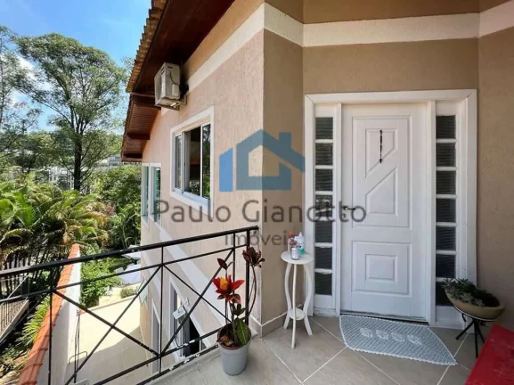 Imagem Casa à venda, linda, confortável e lazer na Granja Viana!