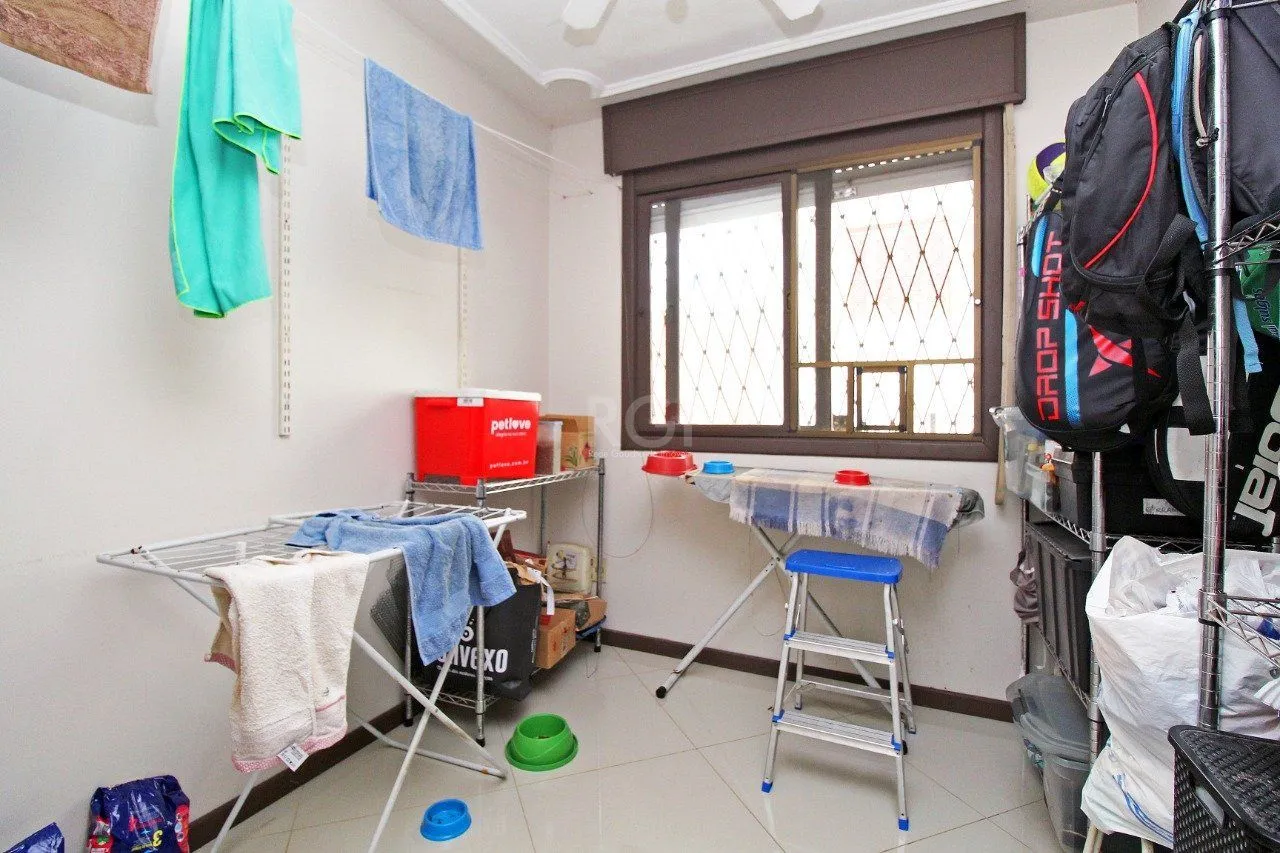 Imagem Casa para Venda - 464.5m², 3 dormitórios, sendo 1 suites, 3 vagas - Petrópolis