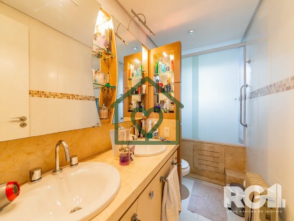 Imagem EXCLUSIVIDADE Belíssima casa de 4 suítes + gabinete no condomínio fechado Terra Mater com vista e...