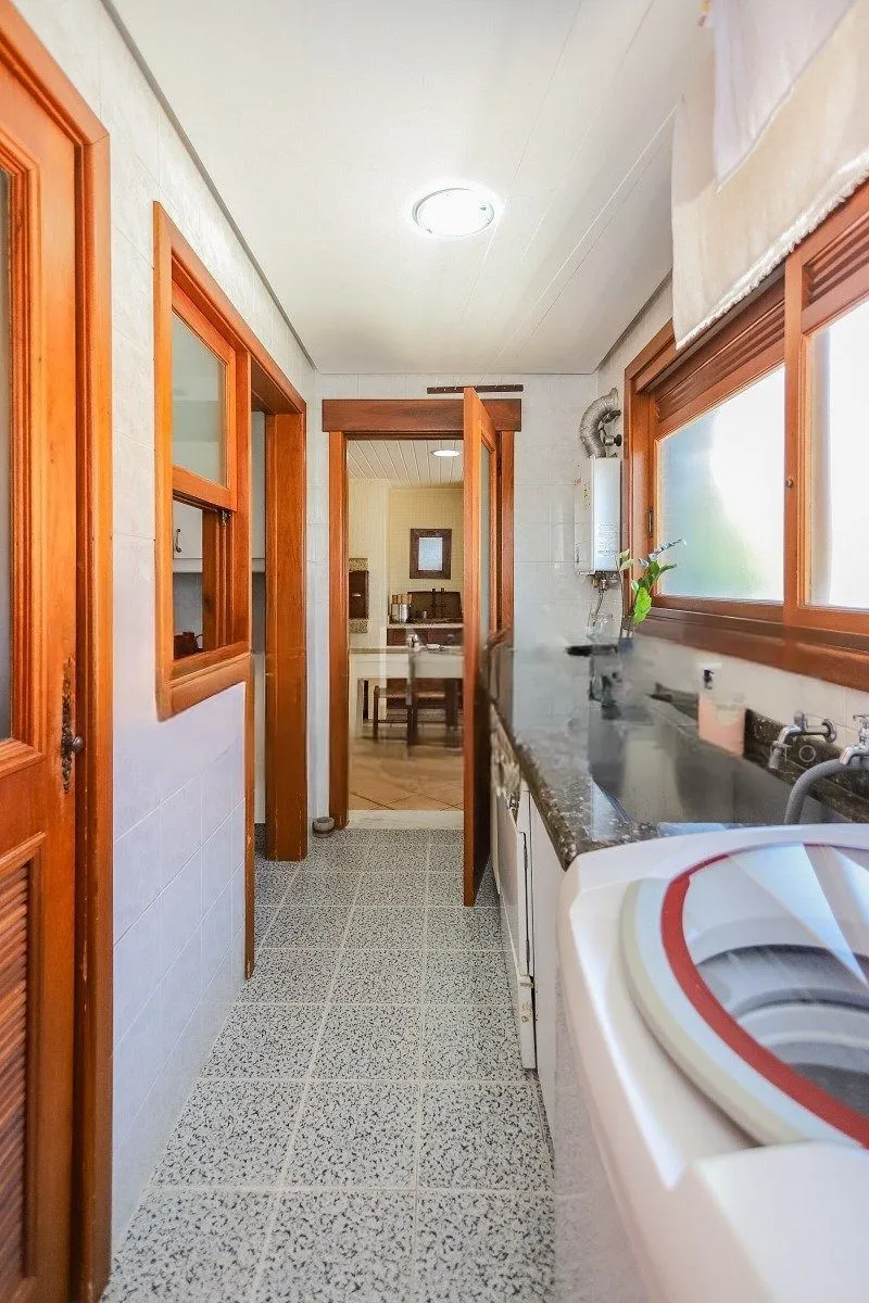 Imagem Apartamento com 3 dormitórios, suíte, 2 vagas e varanda com churrasqueira.