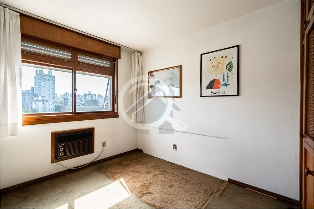 Imagem Excelente Oportunidade para Reforma Amplo apartamento de 232m² localizado na Rua João Abott, no ba...