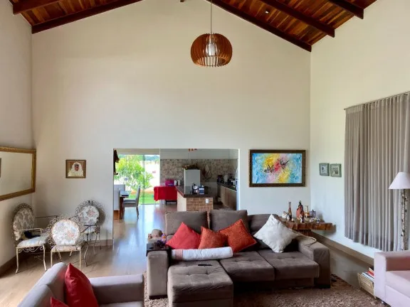 Casa de Condomínio com 3 Quartos à Venda, 160 m² em Condomínio Parque dos Cisnes - Goiânia