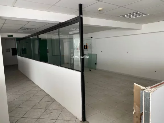 Imagem Prédio comercial com 1000m² no Alto da Lapa.