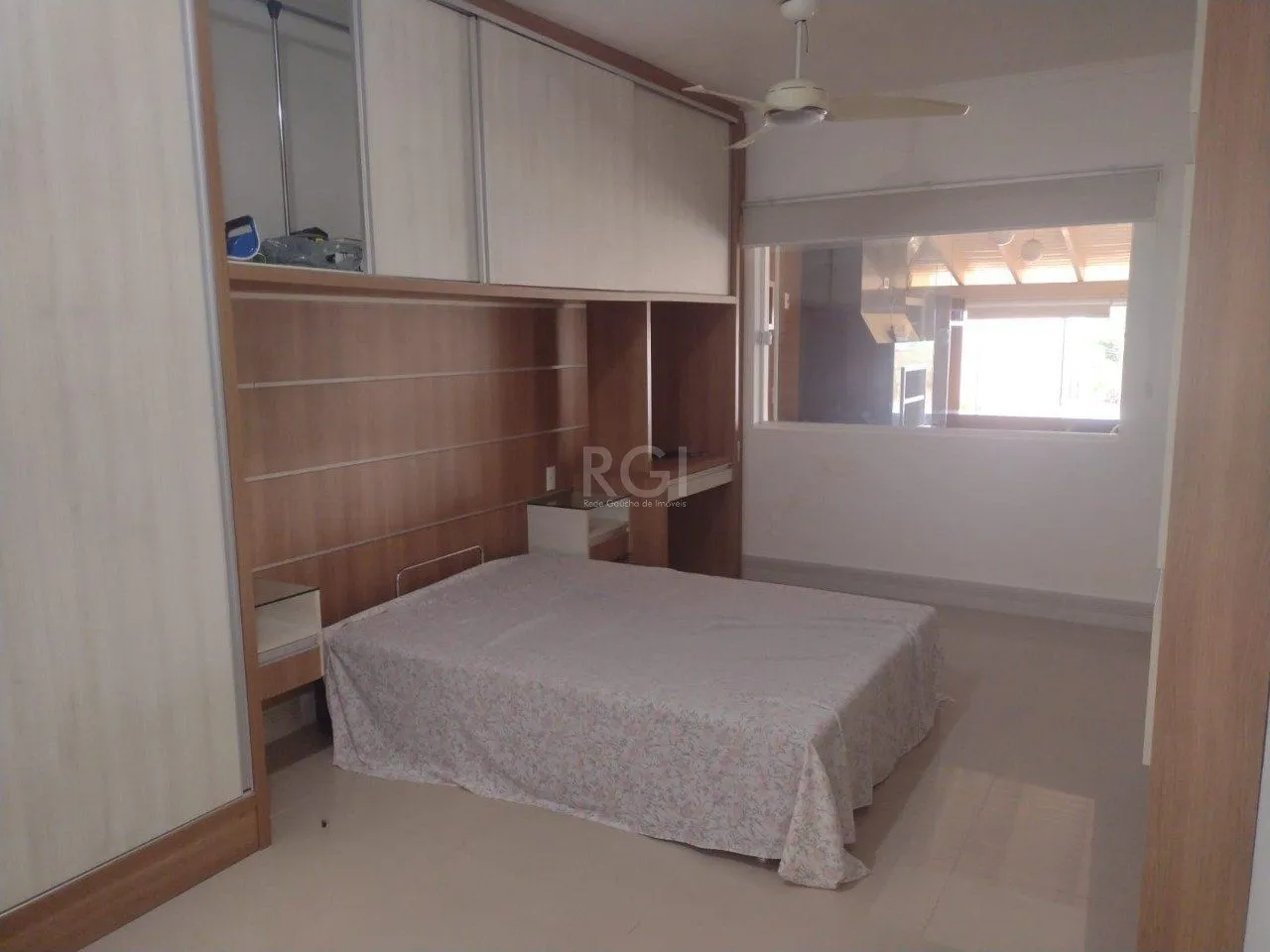 Imagem Casa sobrado mobiliado, 4 dormitórios, 1 suíte, 4 vagas de garagem, Bairro Bom Principio