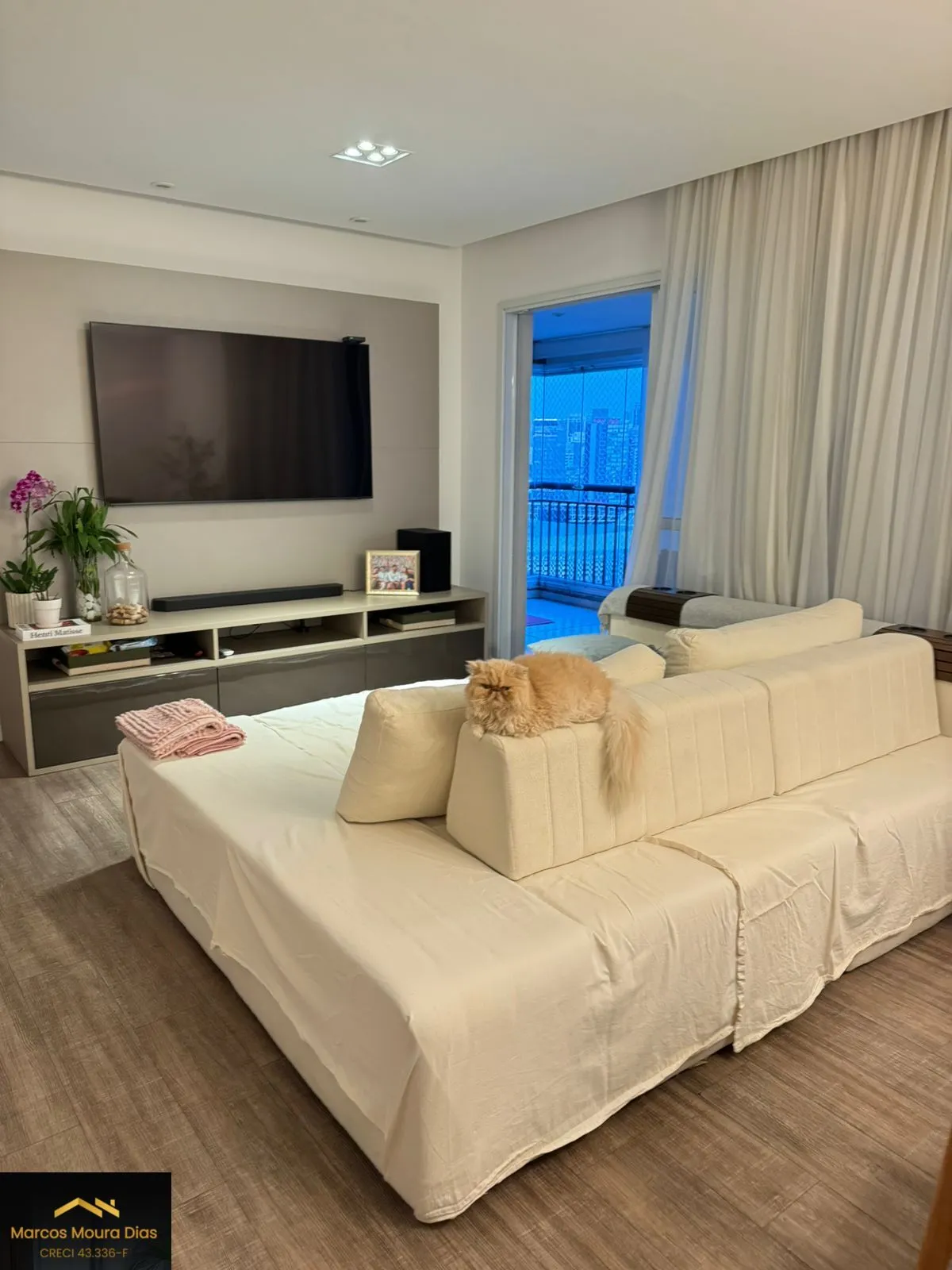 Foto do imóvel Apartamento com 4 dormitórios (1 suíte) , 2 Vagas de garagem, Edifício com Portaria 24 hs e Lazer