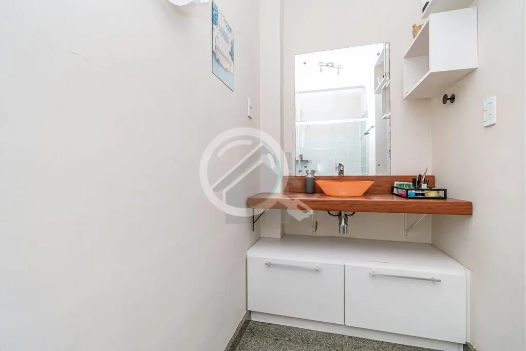 Imagem Cobertura Duplex localizada a 350m da Praça da Encol, no primeiro pavimento possui sala de estar co...