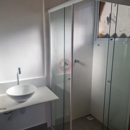 Imagem Sobrado com 2 suites, sala cozinha,2 vagas, area independente em condominio, 2 quadras da praia