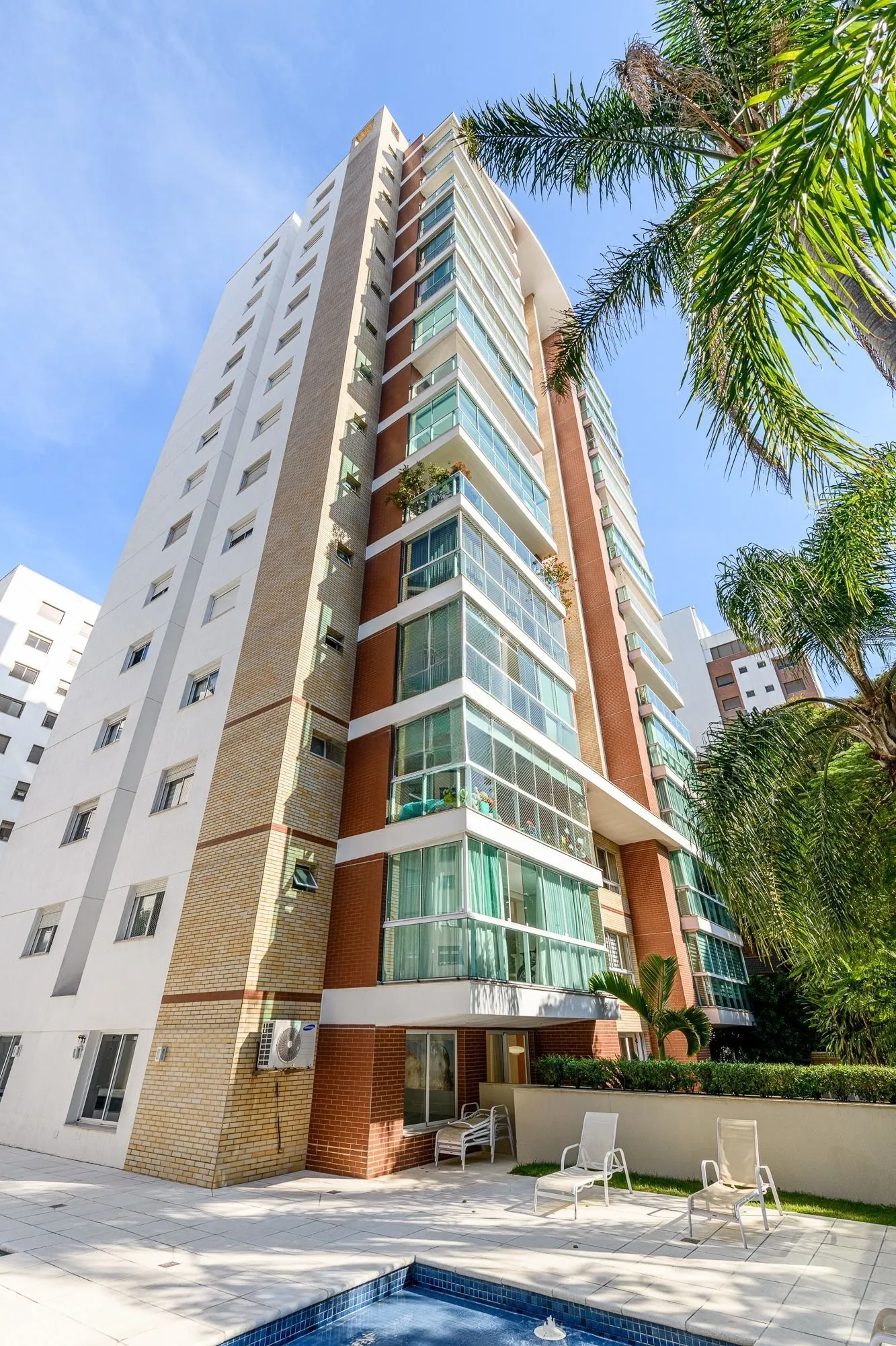 Imagem Apartamento 3 dormitórios, sendo 3 suítes e 3 vagas