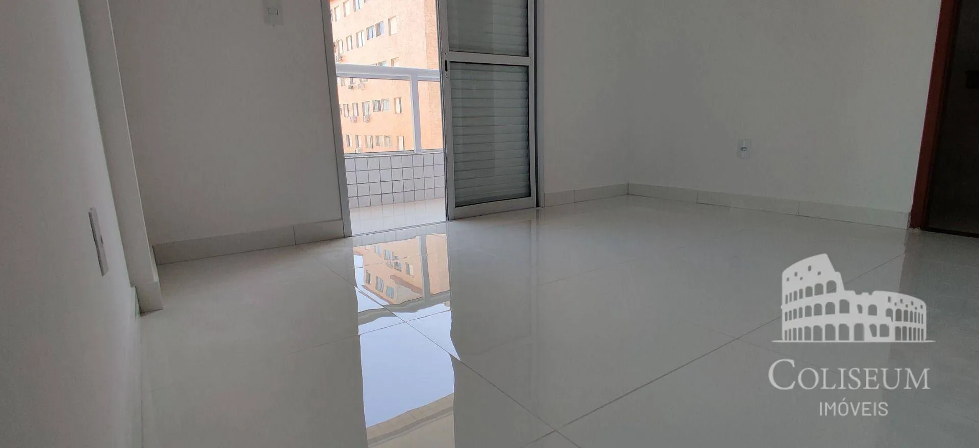 Imagem Apartamento com 2 dormitórios à venda, 73 m² por R$ 750.000,00 - Boqueirão - Praia Grande/SP