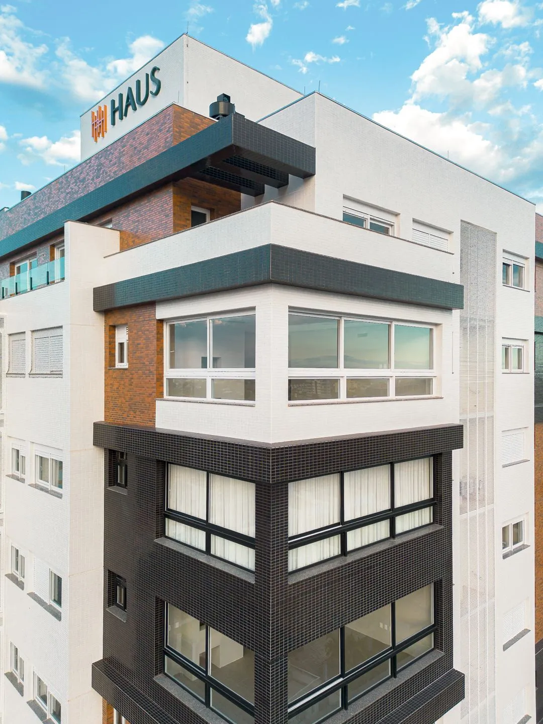 Imagem Apartamento à venda em Torres, Centro, com 2 quartos, 70.25m2