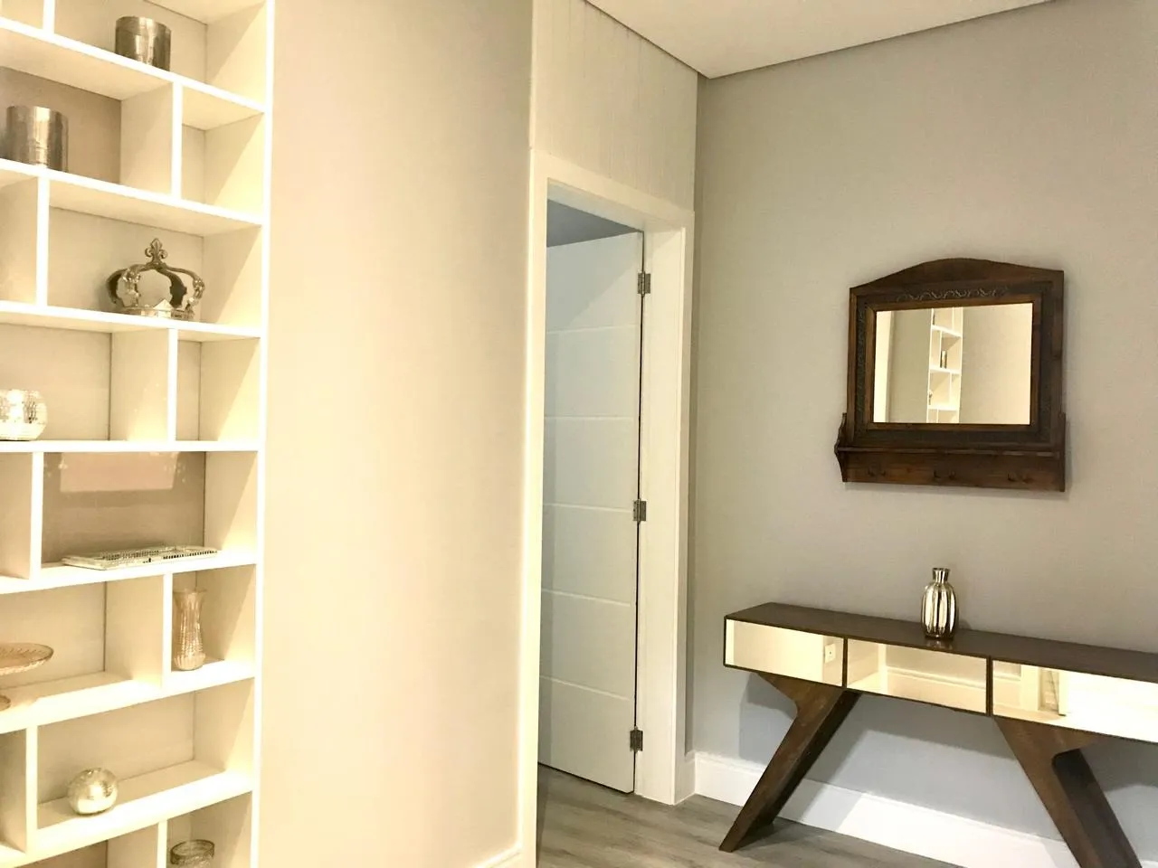 Imagem Casa de Alto Padrão à Venda no Alphaville 01 em Barueri, 5 suítes, 530 m², piscina, sauna, sala de cinema e terreno de 631 m²