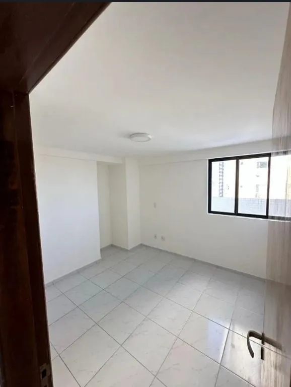 Imagem Apartamento em Tambauzinho com 2 quartos, varanda e lazer na cobertura, ideal para morar ou investir perto das praias de João Pessoa.