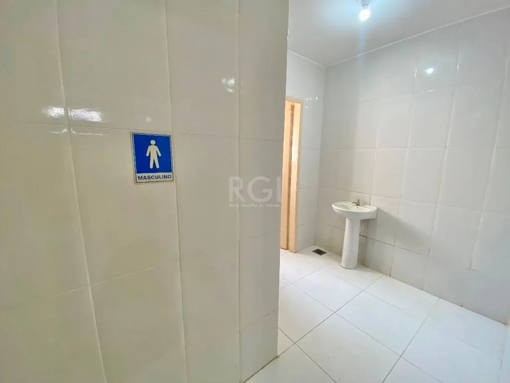 Imagem Galpão, 437 m² - para comprar por R$ 900.000,00 - São Geraldo - Porto Alegre/RS
