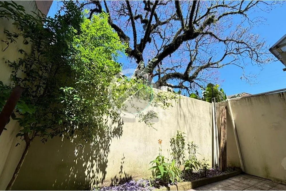 Imagem Se você busca um imóvel aconchegante e bem localizado, esta é a sua chance! Este apartamento de 1...
