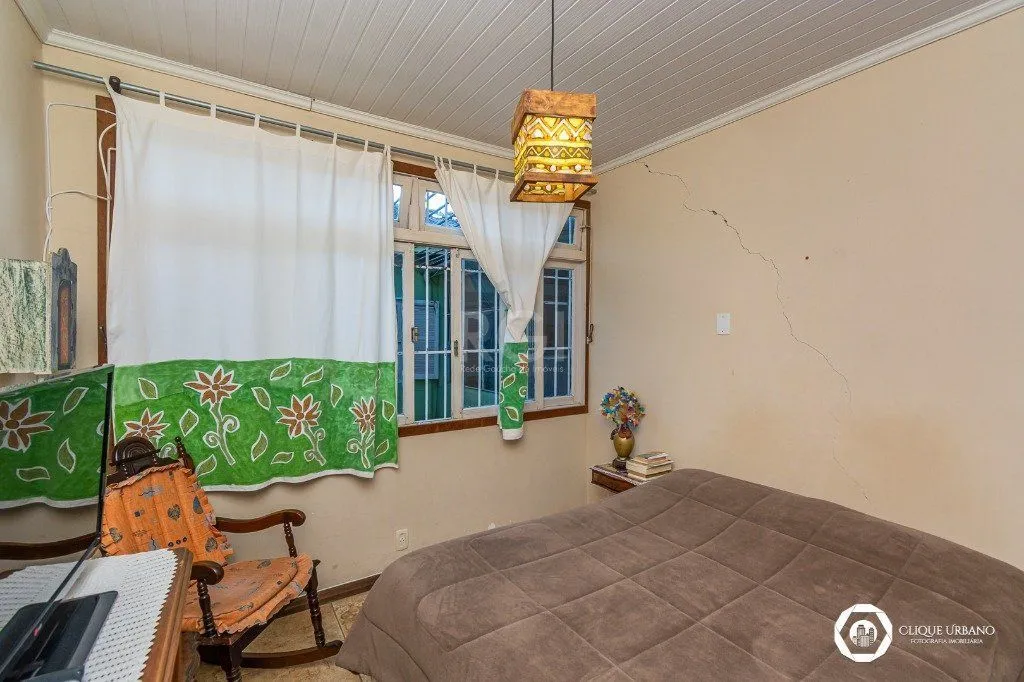 Imagem Casa para Venda de 3 dormitórios, no bairro Petrópolis