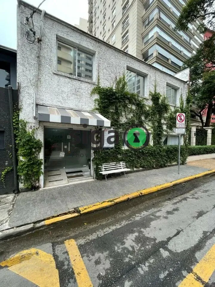 Foto do imóvel Casa assobradada no Itaim Bibi, com 200m² para Locação Comercial com várias salas.