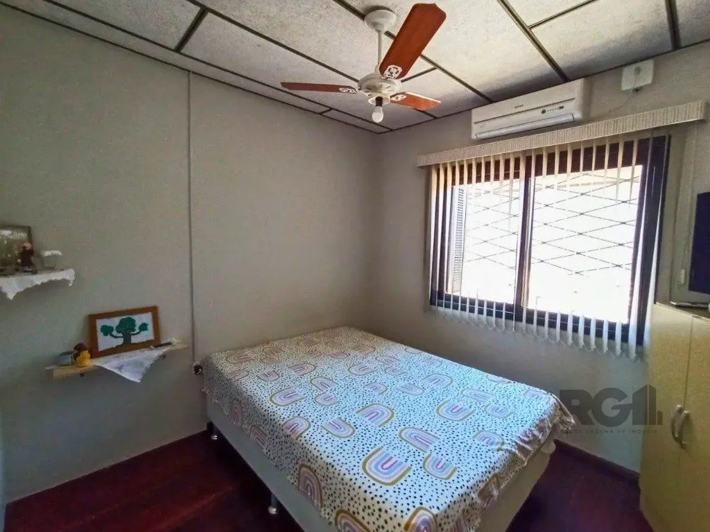 Imagem Casa com 3 quartos espaçosos, 2 banheiros bem distribuídos e 2 vagas de garagem