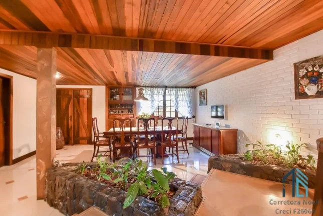 Imagem Casa a venda 05 quartos sendo 03 suítes, no Ahú/São Lourenço em Curitiba Pr