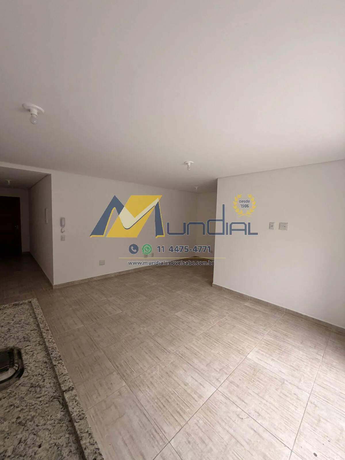 Imagem Apartamento com Suíte e Quintal Privativo no Bairro Copacabana