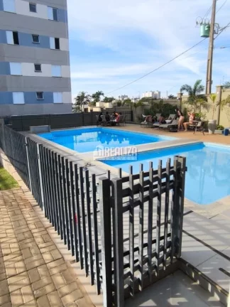 Imagem Apartamento de 2 dormitórios com Piscina e Portaria 24 Hrs no Condomínio Vitta Jardim do Lago, no bairro Jardim do Lago - em Uberaba