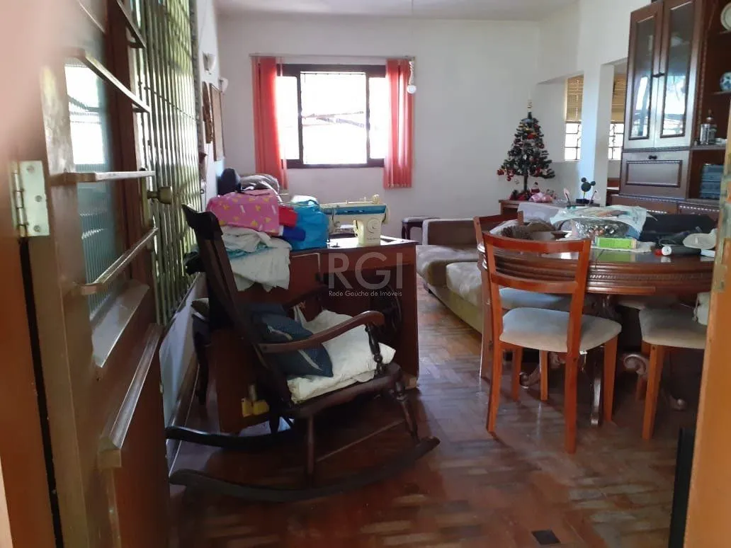 Imagem Casa para Venda - 120m², 3 dormitórios, 1 vaga - Santa Tereza