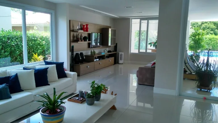 Casa em Condomínio para Venda em Camaçari, Catu De Abrantes, 5 dormitórios, 5 suítes, 6 banheiros, 4 vagas em RODOVIA BA-099 - ESTRADA DO COCO KM 08
