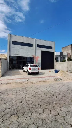 Barracão em Tijucas em Areia