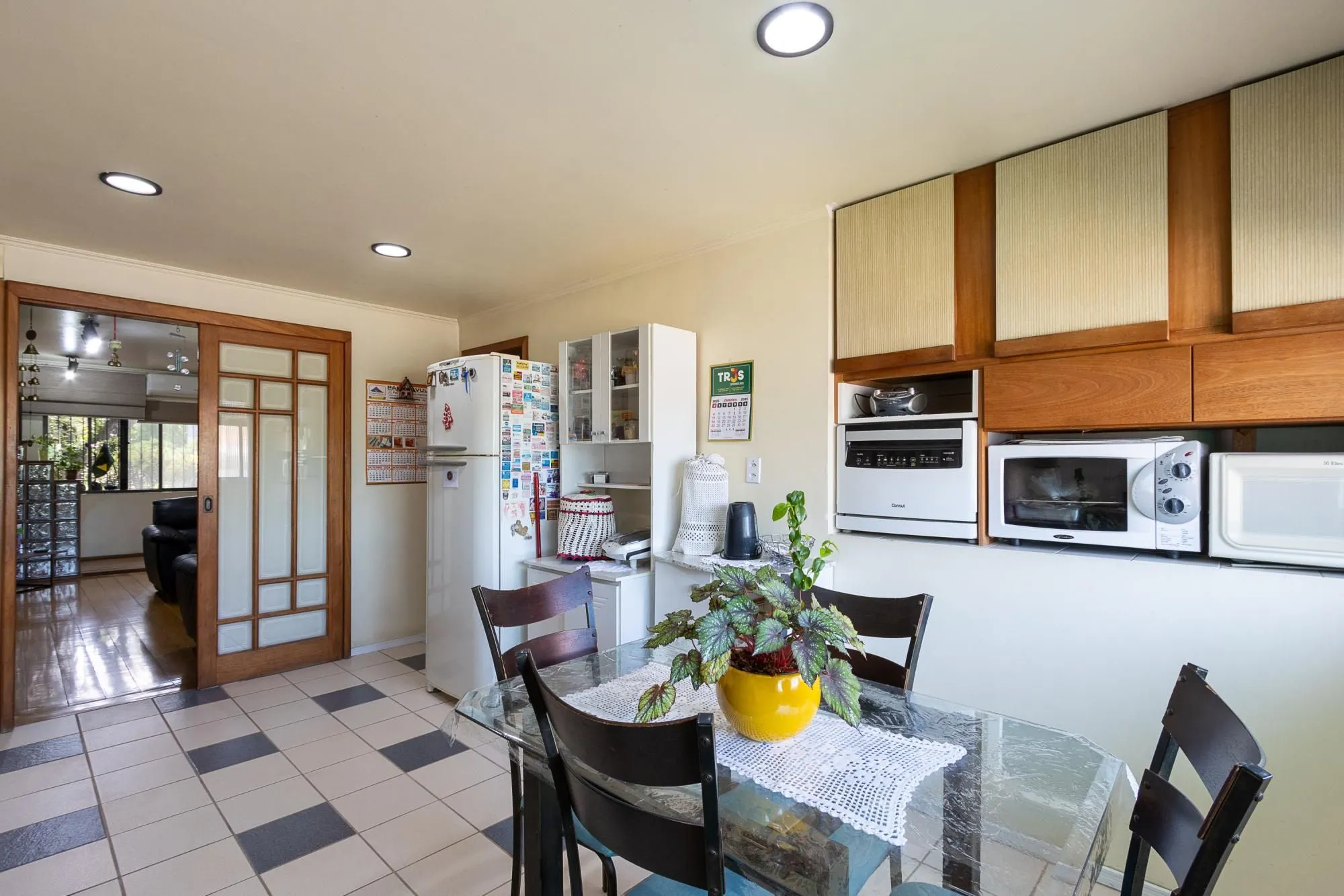Imagem Casa com 3 quartos (1 suite), 4 vagas - Vila Nova