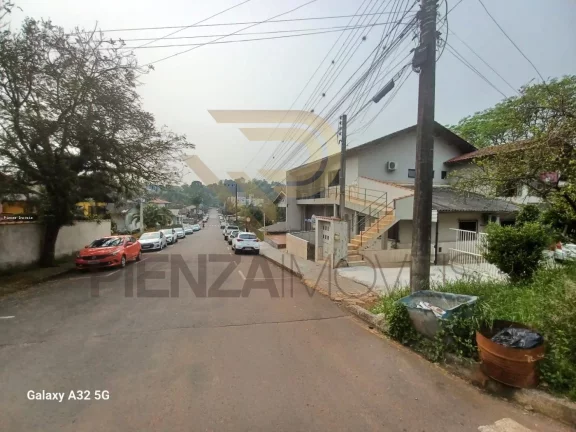 Imagem Casa para Venda em Concórdia, Industriários, 4 dormitórios, 2 suítes, 1 banheiro, 1 vaga