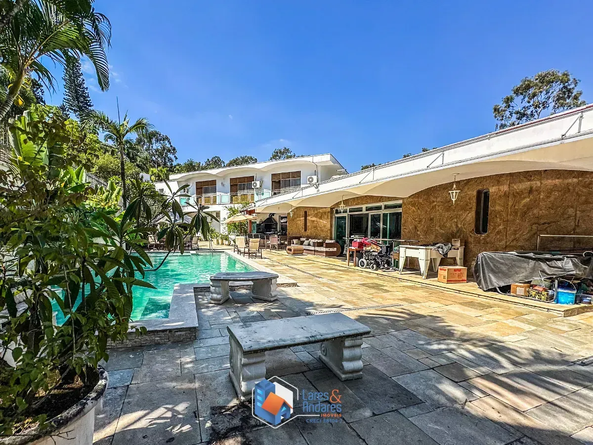 Imagem Casa para venda em Pinheiros com 5 quartos, sendo 5 suítes, 735m²