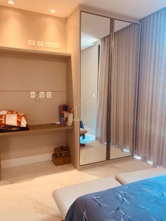 Imagem Casa Alto Padrão à Venda em Alphaville Salvador I | 5 Suítes | Porteira Fechada | Área Gourmet | Piscina
