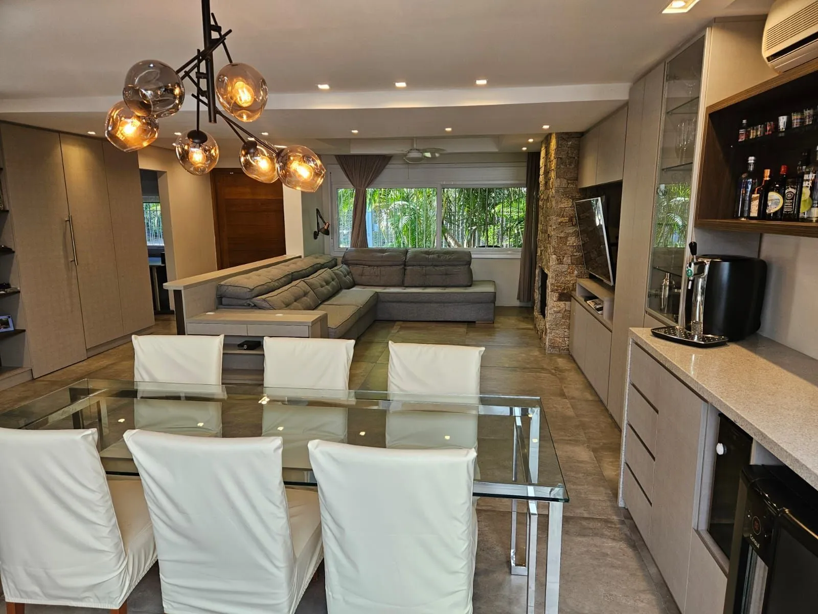 Imagem Casa em Condomínio, 03 dormitórios 04 Vagas, 229m² na Tristeza, Porto Alegre, RS!!