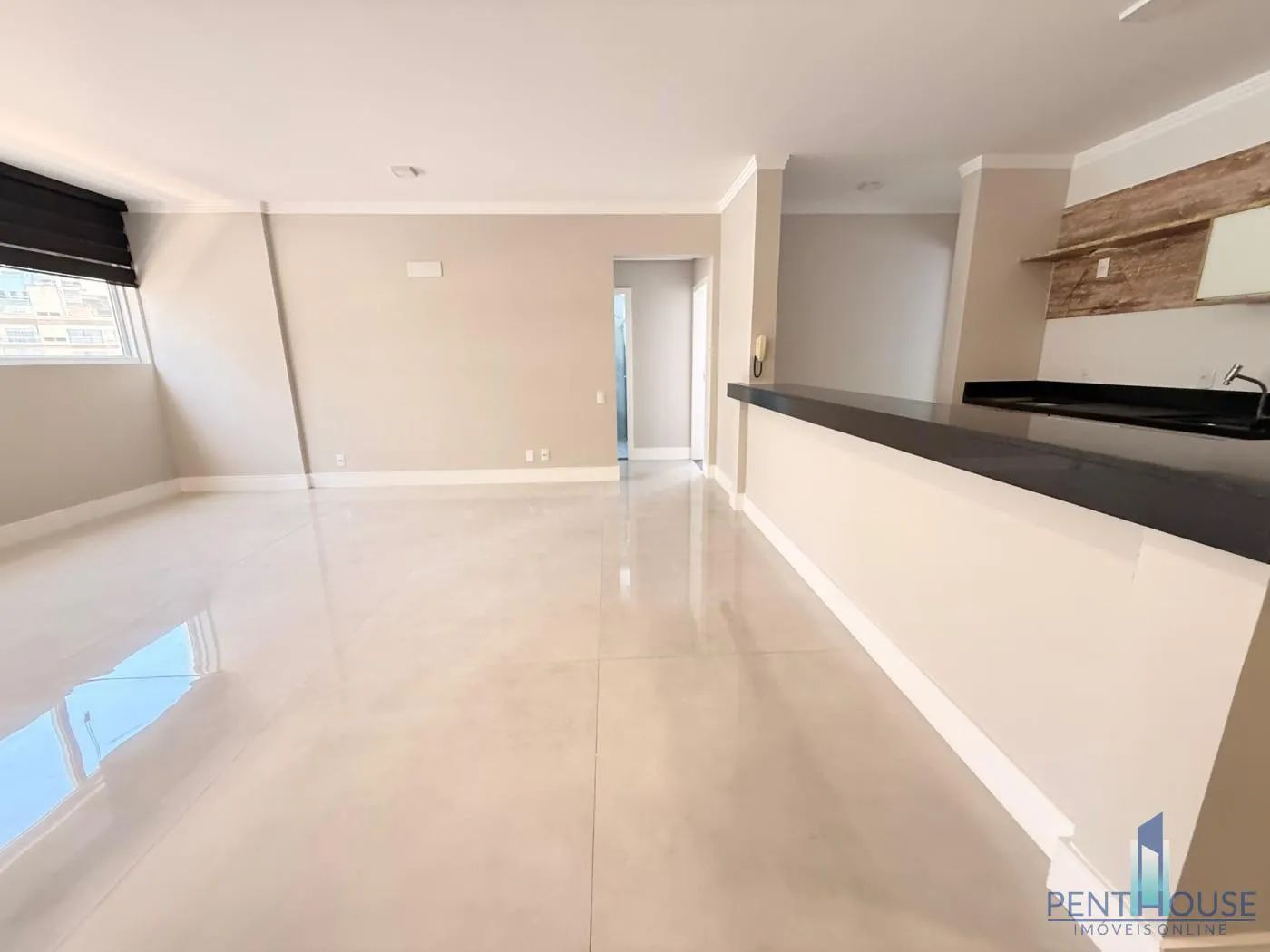 Imagem Apartamento Zona Central para Venda em Balneário Camboriú, BARRA SUL, 3 dormitórios, 1 suíte, 3 banheiros, 2 vagas