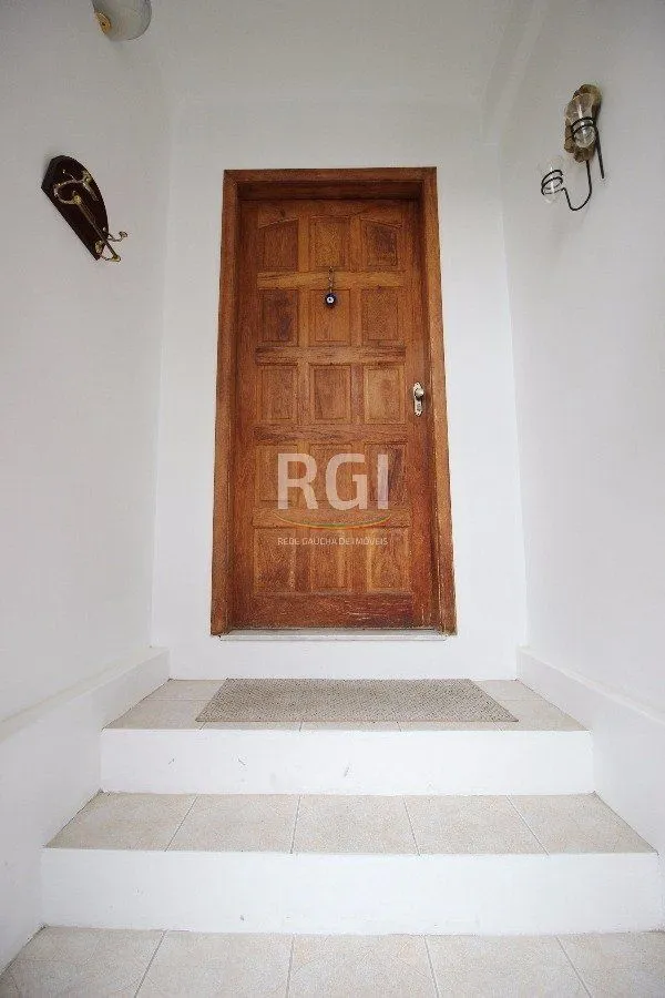 Imagem Casa para Venda - 280m², 3 dormitórios, 2 vagas - Petrópolis