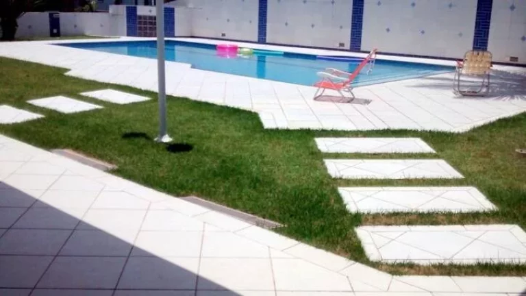 Imagem CASA EM CONDOMINIO FECHADO - FRENTE AO MAR - ESPETACULAR