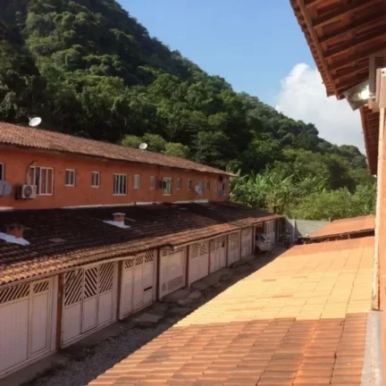 Imagem CASA COM 79 m² - VILA VOTURUA - SÃO VICENTE SP