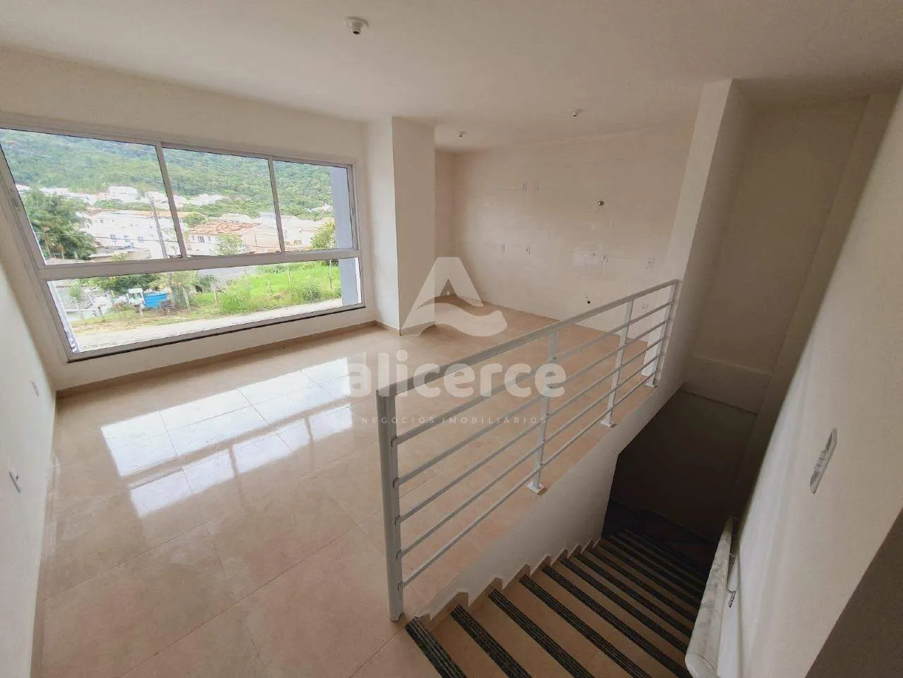 Imagem Sobrado à venda com 3 quartos 1 suíte, 105m² em Potecas São José