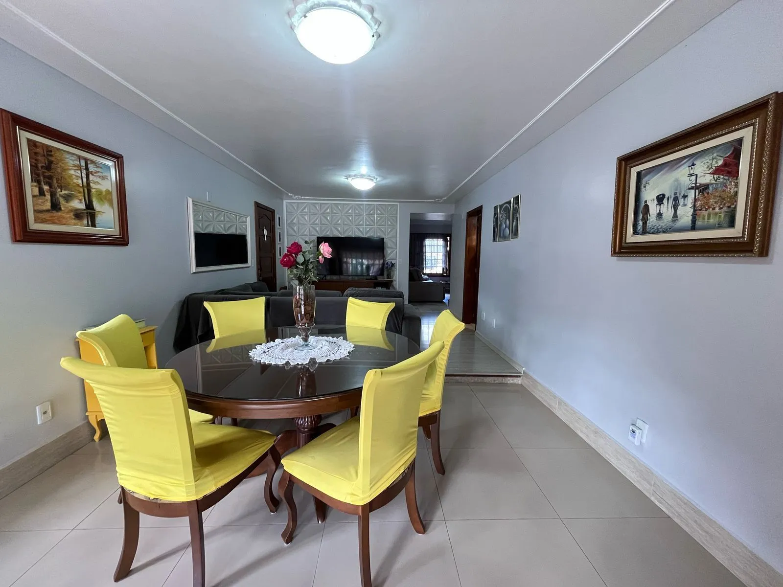 Imagem Casa com piscina a venda em Ipanema