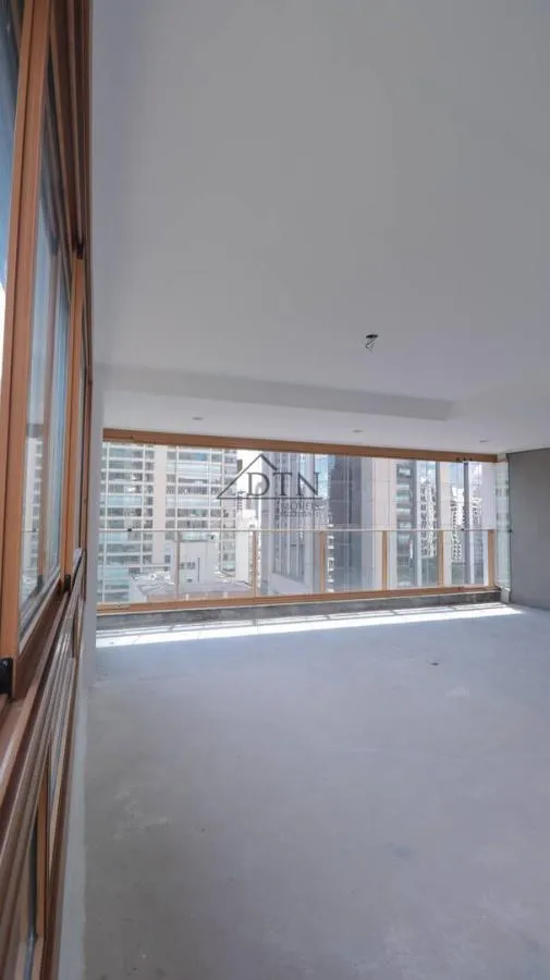 Imagem Apartamento para Venda em São Paulo, Itaim Bibi, 3 dormitórios, 3 suítes, 1 banheiro, 2 vagas