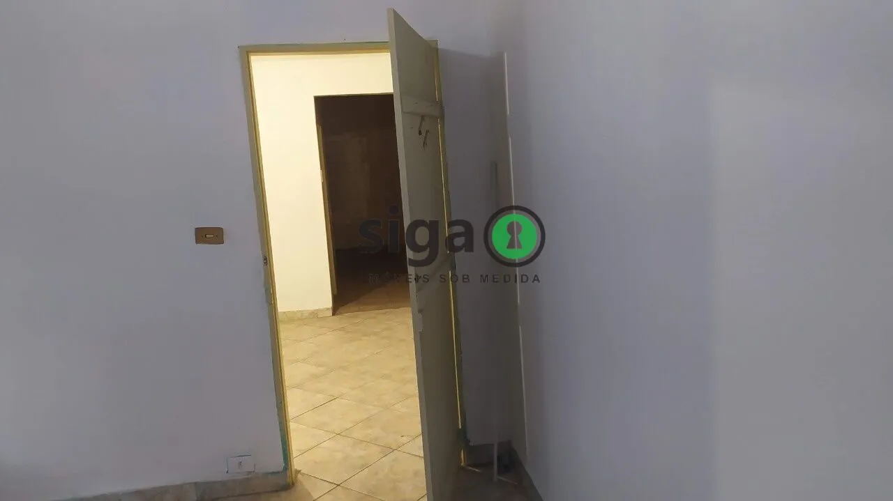 Imagem Imóvel com 3 Casas e 3 Vagas Próximo à Av. Santa Catarina