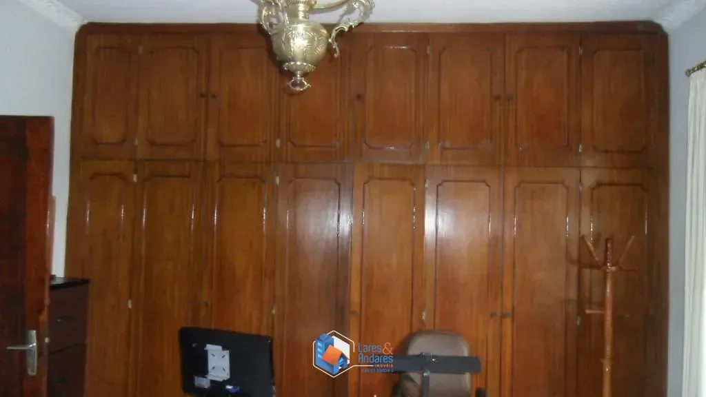Imagem Sobrado para venda em Mirandópolis com 3 quartos, sendo 1 suíte, 340m²