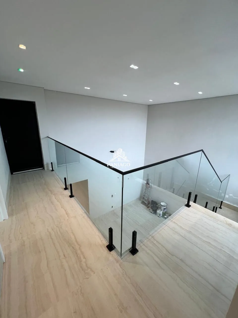 Imagem Casa com 5 Quartos, 4 Suítes e Piscina à Venda no Villa Jardim